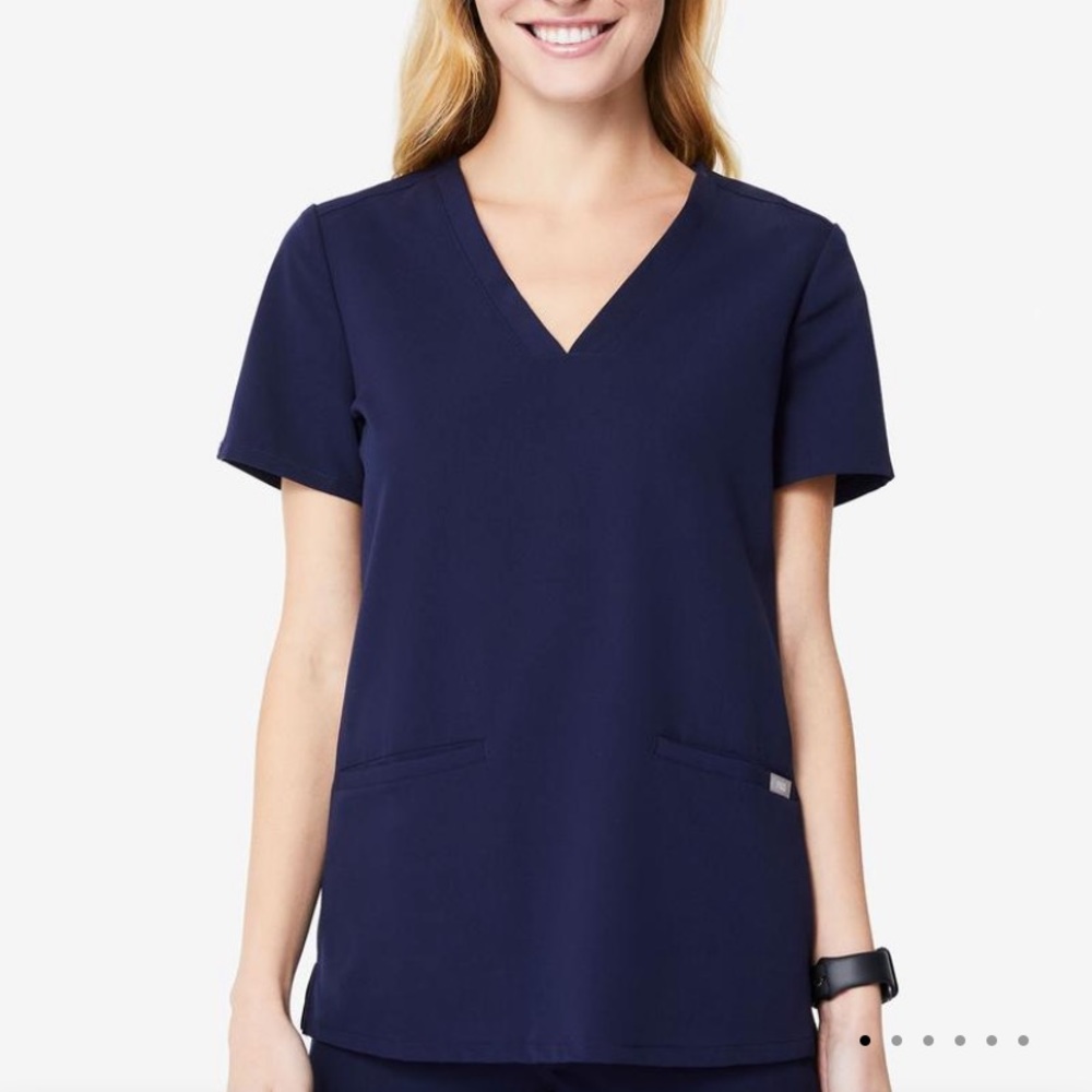 Figs Casma Three-Pocket Scrub Top Navy